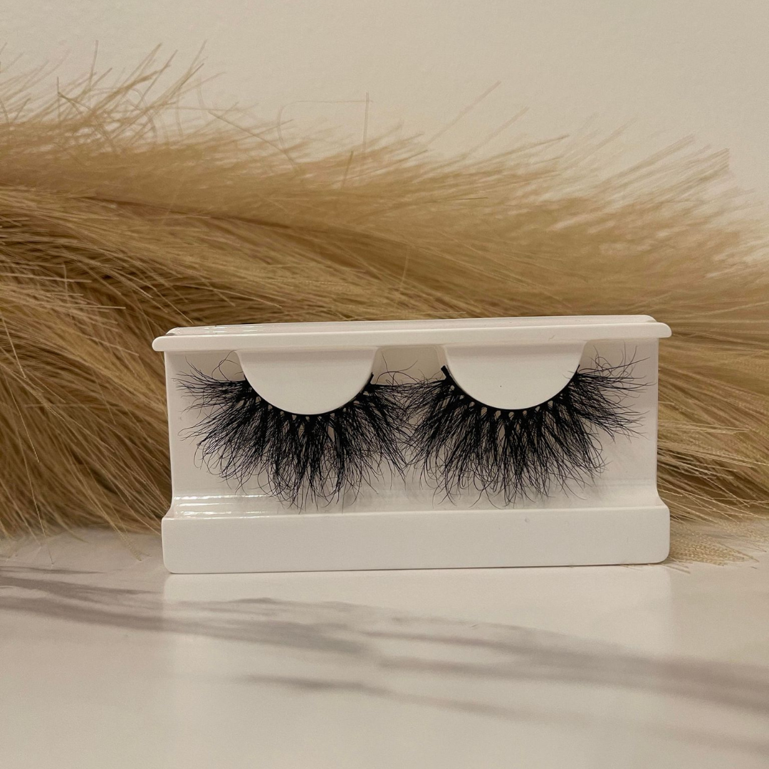 The Shiya 6D Mink Lashes 28MM